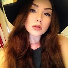 Elisa Veloz's Instagram, Twitter & Facebook