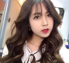 It's super choppy from front to back. The Most Gorgeous Long Hairstyles For Thick Wavy Hair