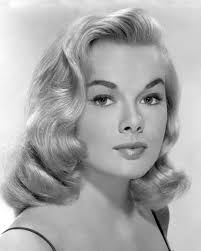 Leslie Parish's Instagram, Twitter & Facebook