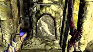 These large, ornate doors feature three rotating rings with carved totem symbols. Skyrim Shroud Hearth Barrow Youtube