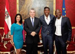 David alaba is an actor, known for borussia mönchengladbach vs bayern munich (2021), bundesliga's best david alaba (2018) and fack ju göhte 3 (2017). Alaba Stiehlt Fischer Die Show Sport Orf At