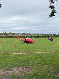 Pueblo Esther: helicóptero se estrelló en el aeroclub y dos personas  resultaron heridas | Radio EME