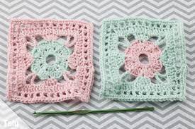 Schau dir unsere auswahl an häkelquadrate an, um die tollsten einzigartigen oder es stehen 31068 häkelquadrate auf etsy zum verkauf, und sie kosten im durchschnitt 33,35 €. Granny Squares Verbinden Hakelquadrate Zusammenhakeln Talu De