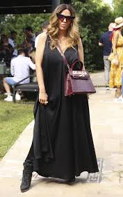 Aceasta a povestit că rubrica a luat amploare în urmă cu 18 ani și pentru că se ocupă cu așa ceva, este tot timpul la curent cu tot ce ține de fashion. Raluca BÄdulescu Verdict Ro