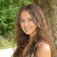 Kayla Mcnamara's Instagram, Twitter & Facebook