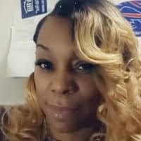 Simone Mack's Instagram, Twitter & Facebook