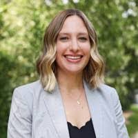 Allison Juhl's Instagram, Twitter & Facebook