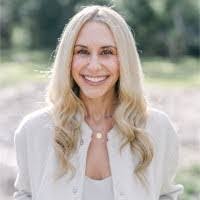 Lori Cantor's Instagram, Twitter & Facebook