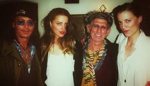 Johnny depp and actress amber heard are well and truly back on. Amber Heard S Photo With Johnny Depp Presented As Evidence Of Her Lies