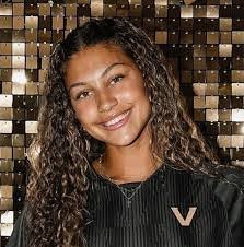 Trista Morris's Instagram, Twitter & Facebook