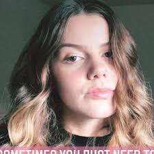 Helen Basham (@helen.smellen)