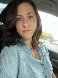 Erika Bates's Instagram, Twitter & Facebook