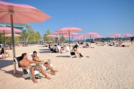 Sugar Beach Toronto Harbour Front Toronto Travel Canada Beaches Cool Places To Visit