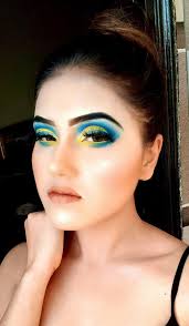 Blue & yellow half cut crease eye makeup look# #selfmakeup# #phoneclick  #creativity #makeuplook #makeuplover #makeupartist #nudelips #makeupbeauty  #lovemyeye #makeupstudio #mac #imagic #jaclin