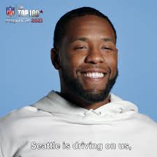 Juke like Walter. Agility like Barry. Stiff arm like Derrick." In another  life, Micah Parsons had what it takes to be a world class RB 😂