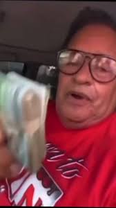 Uncle Earl said he never has had his heart broken because of this .... 😆