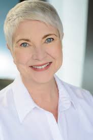 Ann Hering's Instagram, Twitter & Facebook