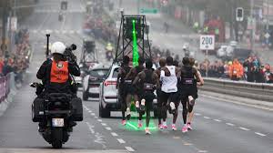We did not find results for: Marathon Eliud Kipchoge Lauft In Wien Als Erster Mensch Unter Zwei Stunden Eurosport