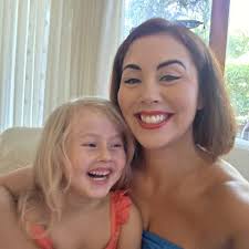 Looking for a good photographer for family photoshoot, can anyone recommend  someone?