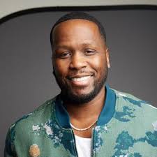 Calvin Evans (@calvinevanscomedy)