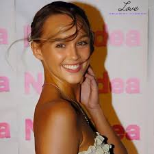 Not the best quality I know but I loved this Cassie and Flynn scene, he was  truly always there for her when she needed him, even before he and Sally  took her