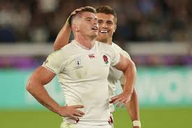 Eddie jones has retained captained owen farrell despite his lack of form he and fellow saracens billy vunipola and elliot daly have been out of sorts Owen Farrell And Henry Slade Celebrate Beating All Blacks Abc News Australian Broadcasting Corporation
