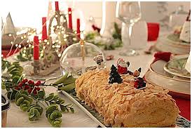Coucou Du We Je Ne Sais Pas Quelle Genre De Buche Vous Affectionnez Particulierement Mais Pour Creme Au Beurre Legere Amande Caramelisees Buche Patissiere