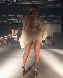 Последние твиты от karol markowicz (@karol). Karol G Karolg Photos Et Videos Instagram Instagram Lace Skirt Instagram Posts