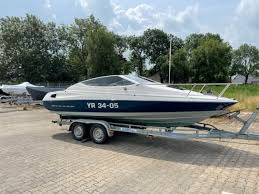 Store equipment so that it cannot slide or fall. Used 1991 Bayliner Capri 2052 Cuddy Botentekoop
