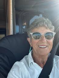 Life in the RV with my dogs is great !!!