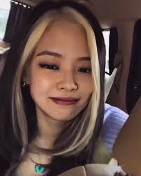 From platinum blonde to golden blonde, to pink blonde with dark roots or faded lavender blonde hair with no roots. Blackpink Jennie ì œë‹ˆ On Instagram Say Goodbye To Jennie S Blonde Hair Follow Jennieblckpinks Me Fo In 2020 Kim Hair Hair Inspo Color Hair Color Underneath