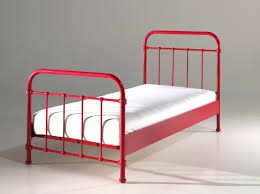 epingle sur chambre a coucher complete armoires commode chevet