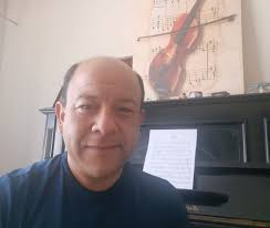 PROFESOR DE MÚSICA DEL LICEO VALENTÍN LETELIER ENTRE LOS DIEZ DESTACADOS DE  GLOBAL TEACHER PRIZE 2020