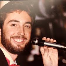 Mille Fleurs' resident 'Piano Man' celebrates 25 years