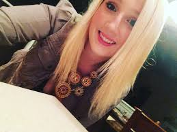 Holly Wright (@walkin_hollyday)