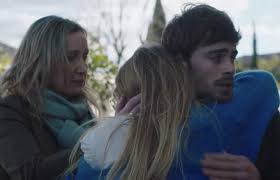 He gives chase to london where he finds work and raises gloria by himself. Ici Tout Commence Hortense Secourue Par Maxime Et Claire Le Resume En Avance Du 18 Mars 2021