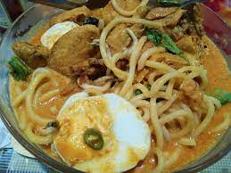 Sebut sahaja resepi mee kari, terbayang dalam kepala kuah kari yang sedang elok digandingkan bersama tauhu goreng, fish ball, isi kerang isi ayam, telur rebus dan pelbagai jenis lauk lagi. Resepi Mee Kari Bujang Pawtaste Com