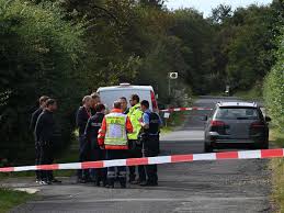 Westlich des lago maggiore stürzt eine besetzte gondel in ein waldstück. Eschwege Hessen Gondel Absturz Mit Drei Toten Firma Mit Geschmacklosem Werbespruch Welt