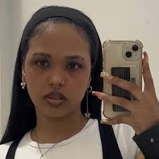 Robyn Hendricks (@robynhendricks) • Instagram photos and videos