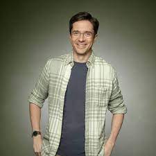 Schnelle auszahlungen, boni bis 250€ Topher Grace On Recapturing The Magic Of That 70s Show With Home Economics