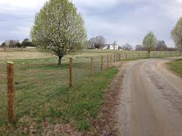 Labor costs $35 to $50 per hour or $5 to $10 per linear foot, on average.labor makes up only a small part of your budget for vinyl. Horse Fencing And Farm Fencing In Rowan County Salisbury Ncarmstrong Fence Llc