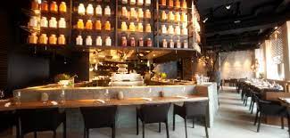 aura restaurant bar zurich die erlebniswelt am paradeplatz zurich restaurant bar tisch restaurant