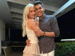 1 redes sociales cita doble: Aunque No Me Estes Tocando Pablo Galdames Hizo Arder Instagram Con Coqueto Mensaje A Vesta Lugg