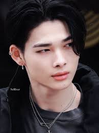 Niki Enhypen Piercing