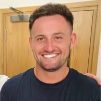 9 "Lou Bragg" profiles