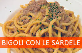 Le sarde al forno sono un secondo piatto velocissimo da preparare, che racchiude tutta la bontà del pesce fresco, condito con pangrattato e pinoli. Bigoli Con Le Sardelle O Sarde Ricetta Mantovana Bigoi Con Le Sardele