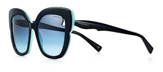 Inspired by the idea of abstract flower petals, the tiffany paper flowers collection is a balance of refined femininity and industrial modernity. Tiffany Co Square Sunglasses Black Tiffany Blue Tiffany Paper Flowers Collection Tiffany Co Eyewear Avvenice