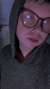 Vitamin B deficiencies and thyroid disorders cause gray hair?