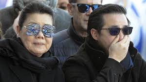 Leicester city's squad and the family of club owner vichai srivaddhanaprabha have visited the king power stadium to pay tribute to the five who died in saturday's helicopter crash. Son Of Late Leicester Owner Vows To Carry On Father S Legacy Sports China Daily