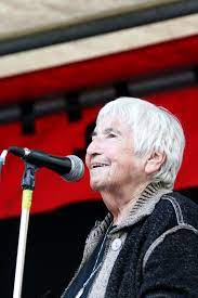 Esther bejarano musste im mädchenorchester von auschwitz spielen. Esther Bejarano Wikipedia